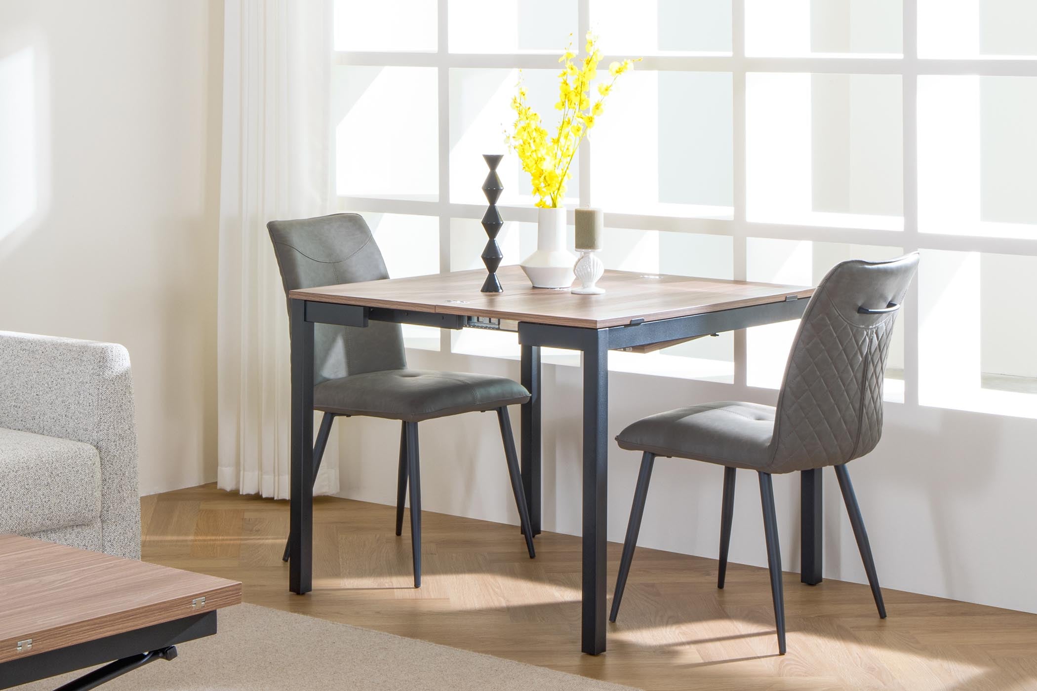 Expandable Dining Table CD0904