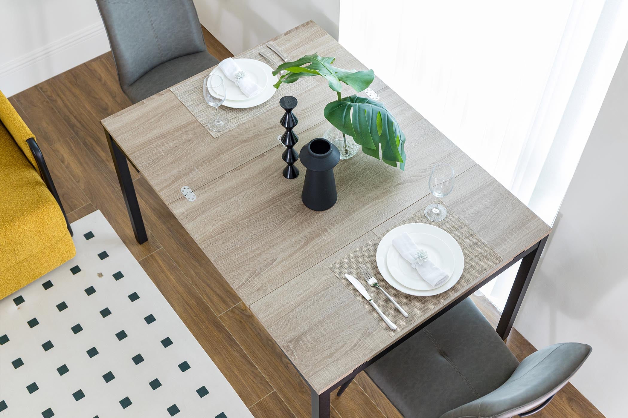 Expandable Dining Table CD0904